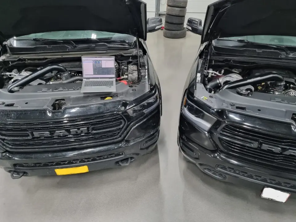 Dodge Ram Prochargers met laptop
